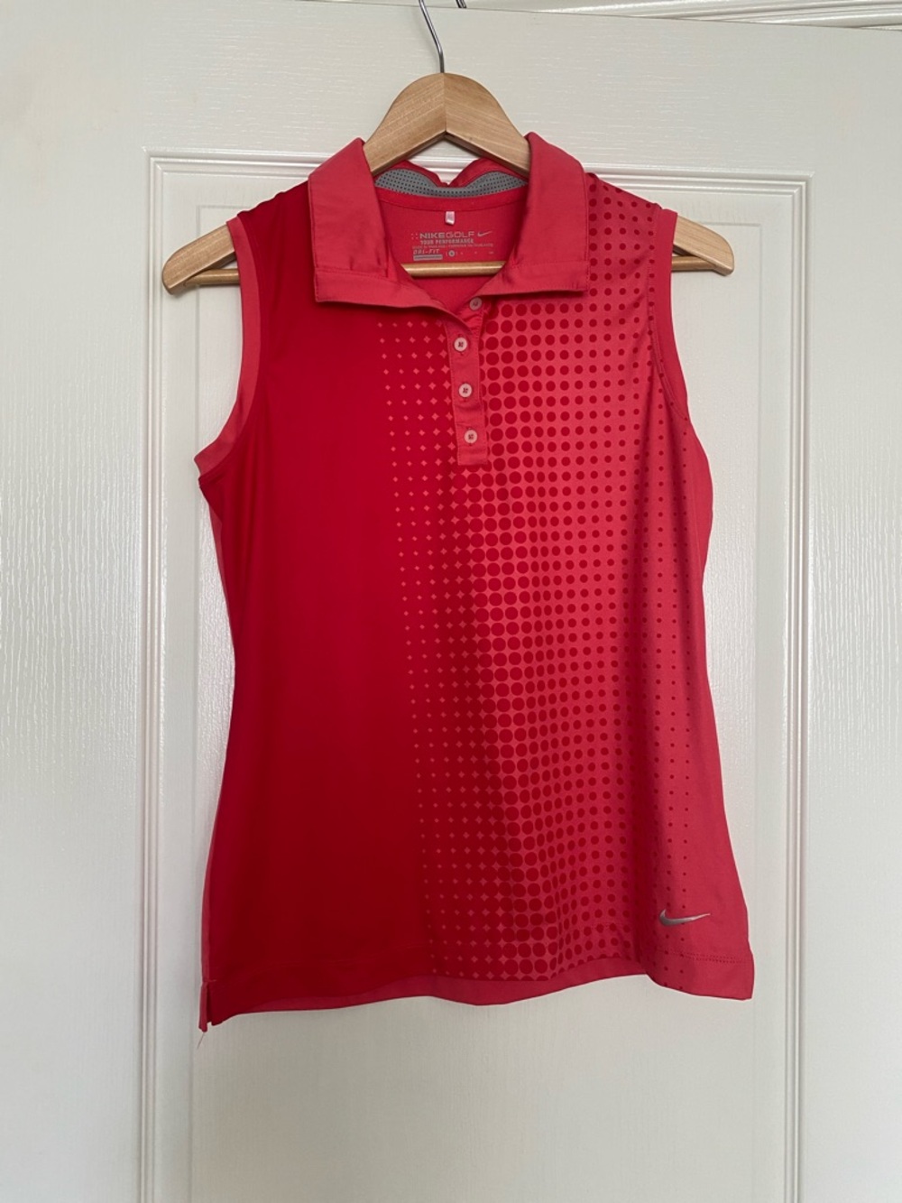 Nike Women’s Sleeveless Golf Polo Tank with Dot collar sleeveless top size s
